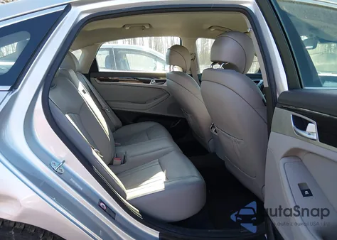 2018 Genesis G80 3.8 z USA, uszkodzony, nr VIN KMHGN4JEXJU270554